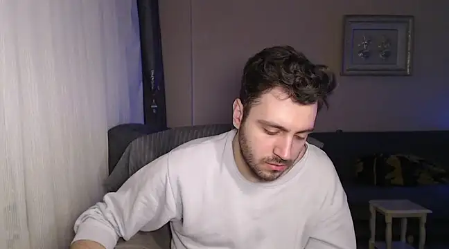 Snapshot of handsomeee04 chatting on 03-20-25, 10:18 handsomeee04 online show from 03-20-25, 10:18