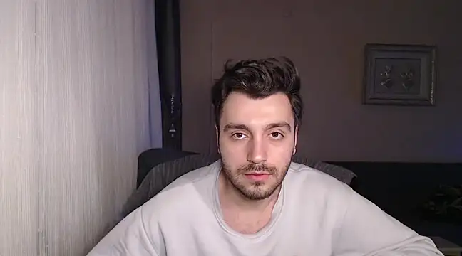 Snapshot of handsomeee04 chatting on 03-22-25, 01:00 handsomeee04 online show from 03-22-25, 01:00