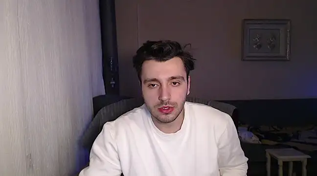 Snapshot of handsomeee04 chatting on 03-23-25, 01:09 handsomeee04 online show from 03-23-25, 01:09