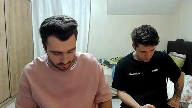 Snapshot of handsomeee04 chatting on 09-08-25, 07:57 handsomeee04 online show from 09-08-25, 07:57