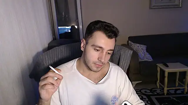 Snapshot of handsomeee04 chatting on 09-15-25, 10:21 handsomeee04 online show from 09-15-25, 10:21