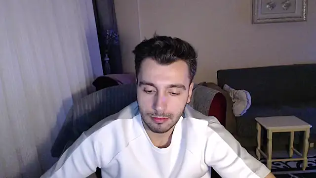 Snapshot of handsomeee04 chatting on 09-22-25, 02:35 handsomeee04 online show from 09-22-25, 02:35