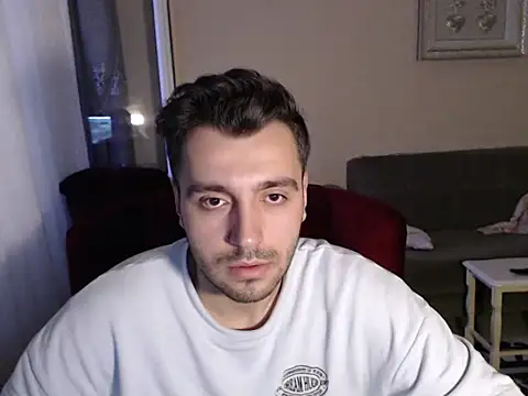 Snapshot of handsomeee04 chatting on 09-24-25, 04:10 handsomeee04 online show from 09-24-25, 04:10