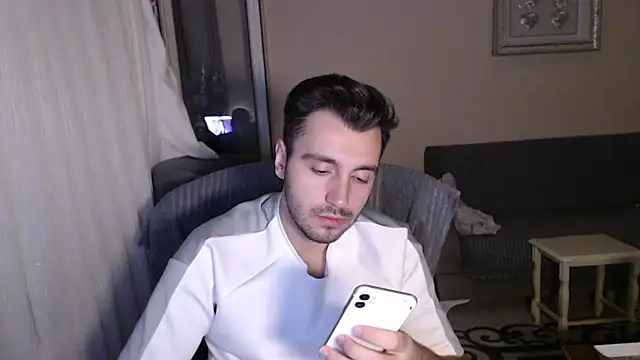 Snapshot of handsomeee04 chatting on 10-02-25, 02:18 handsomeee04 online show from 10-02-25, 02:18