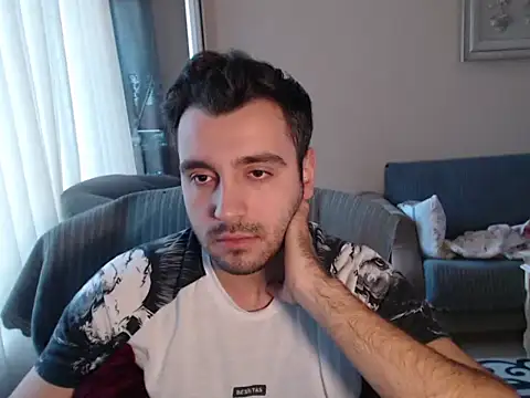 Snapshot of handsomeee04 chatting on 10-08-25, 03:20 handsomeee04 online show from 10-08-25, 03:20