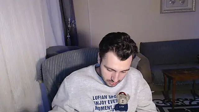 Snapshot of handsomeee04 chatting on 10-13-25, 02:33 handsomeee04 online show from 10-13-25, 02:33