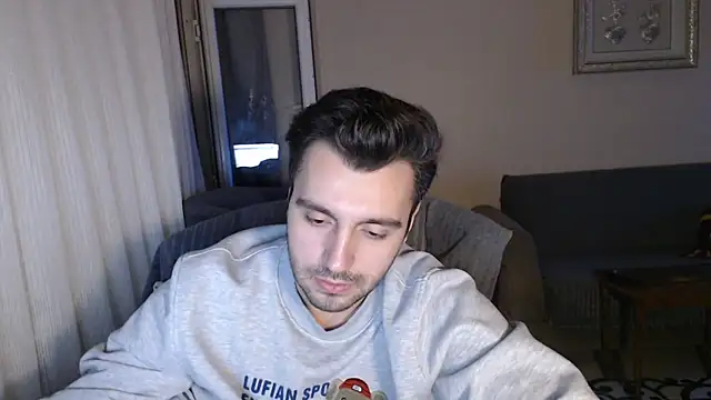 Snapshot of handsomeee04 chatting on 10-13-25, 09:04 handsomeee04 online show from 10-13-25, 09:04