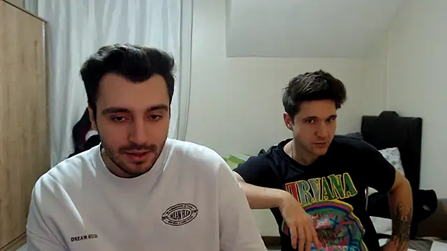 Snapshot of handsomeee04 chatting on 10-15-25, 08:09 handsomeee04 online show from 10-15-25, 08:09