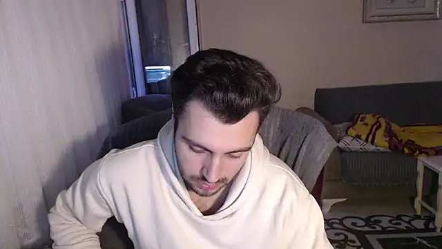 Snapshot of handsomeee04 chatting on 10-19-25, 03:34 handsomeee04 online show from 10-19-25, 03:34