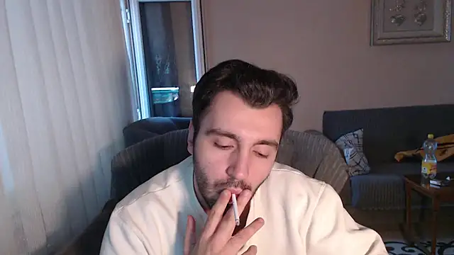 Snapshot of handsomeee04 chatting on 10-20-25, 03:23 handsomeee04 online show from 10-20-25, 03:23