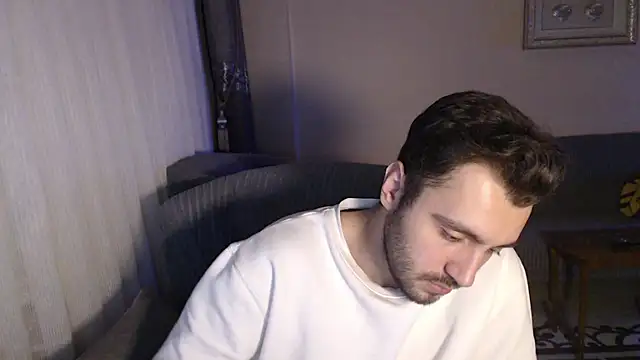 Snapshot of handsomeee04 chatting on 10-21-25, 09:48 handsomeee04 online show from 10-21-25, 09:48