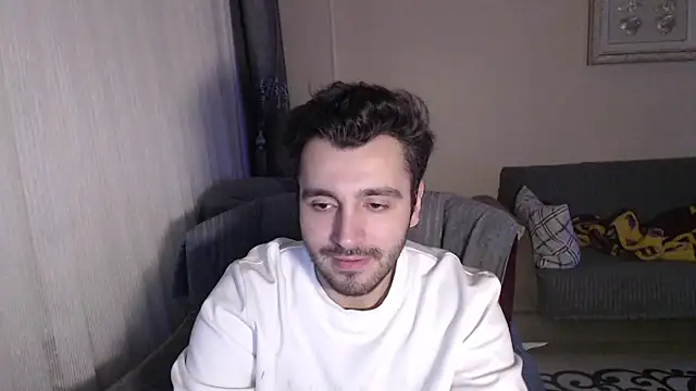 Snapshot of handsomeee04 chatting on 10-28-25, 08:22 handsomeee04 online show from 10-28-25, 08:22