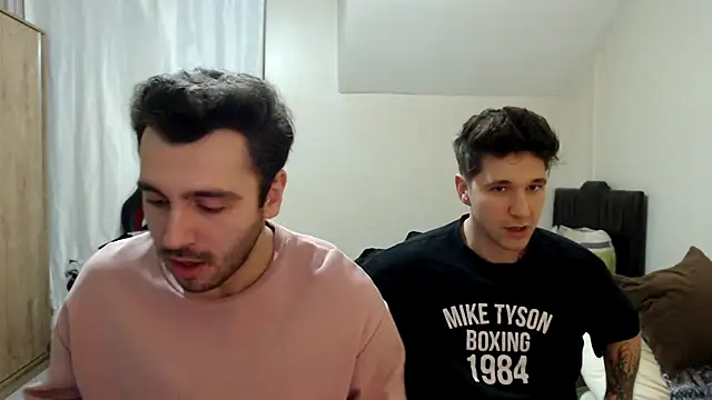 Snapshot of handsomeee04 chatting on 10-31-25, 07:59 handsomeee04 online show from 10-31-25, 07:59