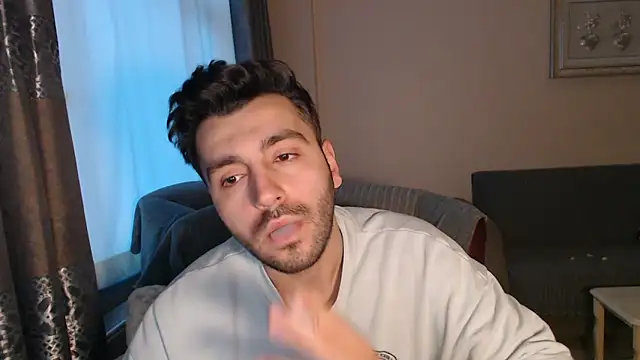 Snapshot of handsomeee04 chatting on 11-11-25, 02:39 handsomeee04 online show from 11-11-25, 02:39