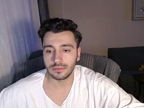 Snapshot of handsomeee04 chatting on 11-15-25, 09:54 handsomeee04 online show from 11-15-25, 09:54