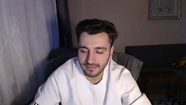 Snapshot of handsomeee04 chatting on 11-16-25, 10:15 handsomeee04 online show from 11-16-25, 10:15