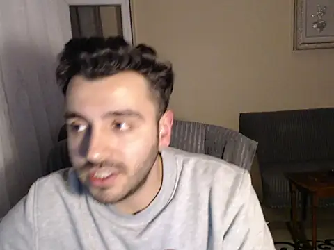 Snapshot of handsomeee04 chatting on 11-17-25, 10:37 handsomeee04 online show from 11-17-25, 10:37