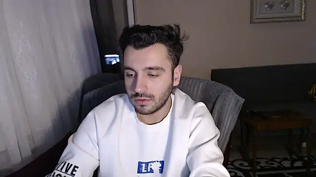 Snapshot of handsomeee04 chatting on 11-18-25, 10:47 handsomeee04 online show from 11-18-25, 10:47