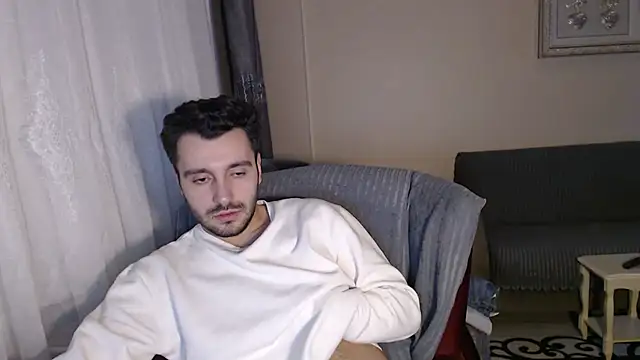 Snapshot of handsomeee04 chatting on 11-25-25, 11:05 handsomeee04 online show from 11-25-25, 11:05