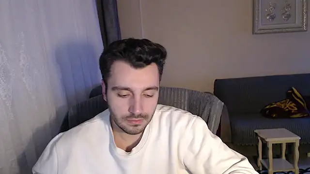 Snapshot of handsomeee04 chatting on 11-29-25, 10:35 handsomeee04 online show from 11-29-25, 10:35