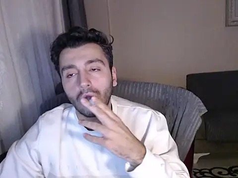 Snapshot of handsomeee04 chatting on 12-01-25, 10:37 handsomeee04 online show from 12-01-25, 10:37