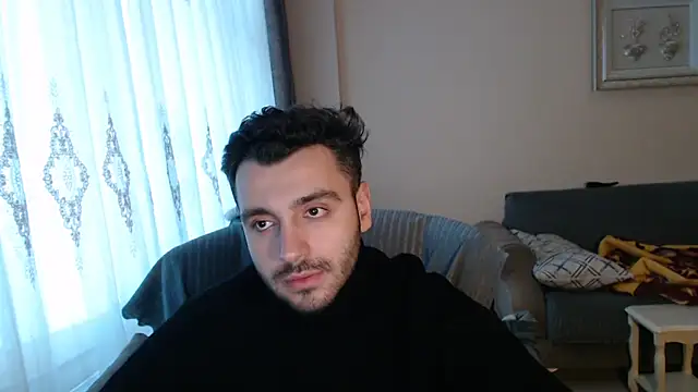 Snapshot of handsomeee04 chatting on 12-14-25, 05:46 handsomeee04 online show from 12-14-25, 05:46