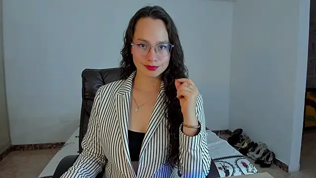 emmaTorres1 online show from 03-11-25, 09:04