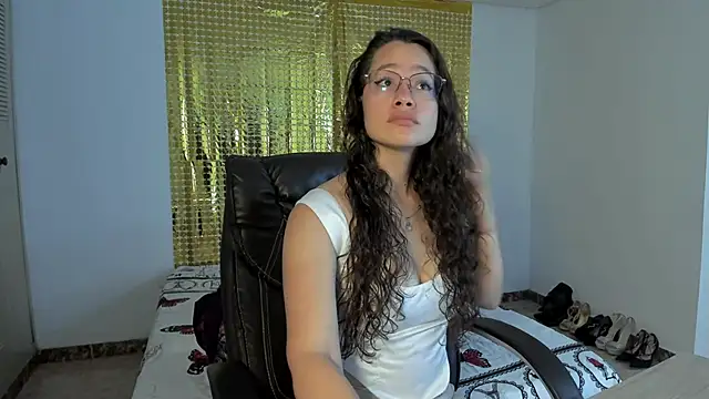 emmaTorres1 online show from 03-16-25, 08:32