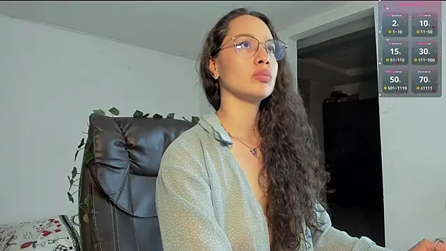 emmaTorres1 online show from 03-18-25, 11:53