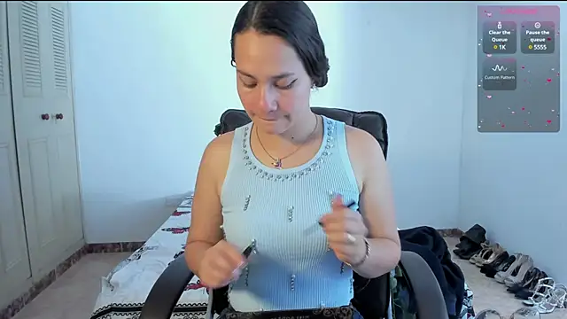 emmaTorres1 online show from 03-19-25, 02:24