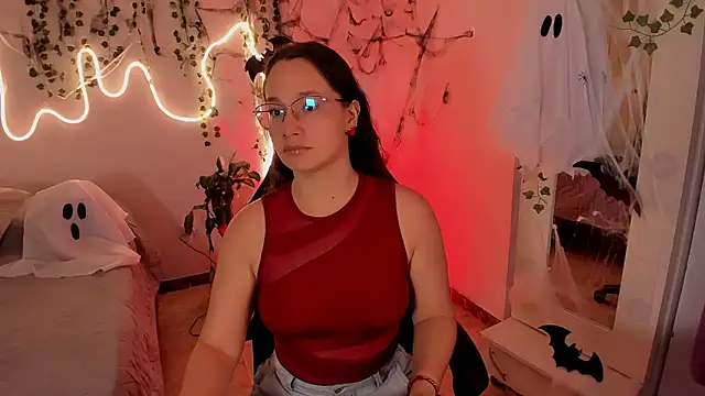 emmaTorres1 online show from 10-29-25, 02:30