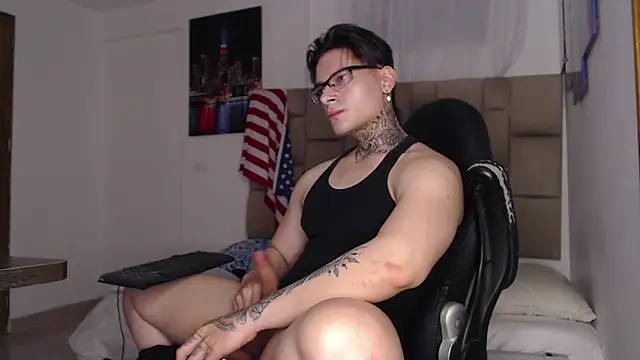 DennisWalkerr online show from 01-10-25, 04:12