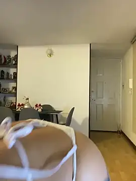 Snapshot of lauuraww chatting on 01-04-25, 08:06 lauuraww online show from 01-04-25, 08:06