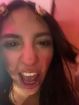 Snapshot of lauuraww chatting on 02-24-25, 06:27 lauuraww online show from 02-24-25, 06:27