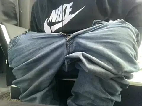 Snapshot of party51502 chatting on 02-03-25, 01:41 party51502 online show from 02-03-25, 01:41