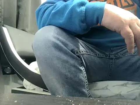 Snapshot of party51502 chatting on 02-05-25, 12:06 party51502 online show from 02-05-25, 12:06