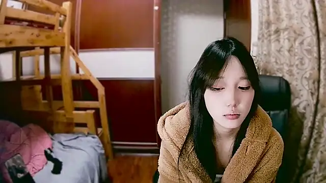 Snapshot of lulu-2002 chatting on 12-31-24, 01:08 lulu-2002 online show from 12-31-24, 01:08