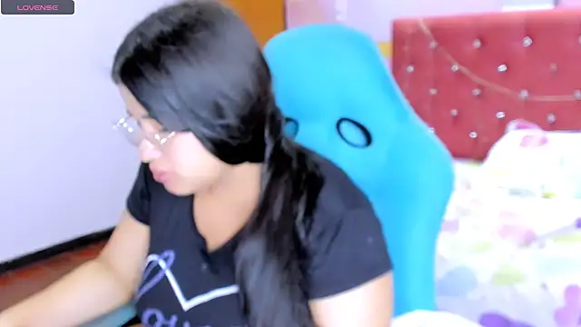 mia18 queen online show from 12-30-24, 09:37