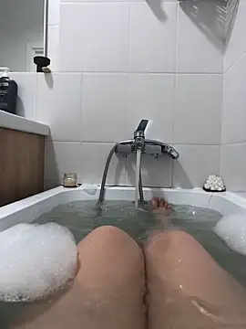 Snapshot of Charlotte_Ros chatting on 02-20-25, 03:52 Charlotte Ros online show from 02-20-25, 03:52