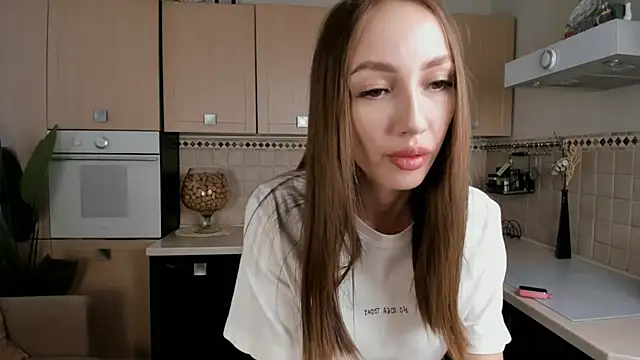 Snapshot of LinnGaillard chatting on 12-27-24, 07:29 LinnGaillard online show from 12-27-24, 07:29