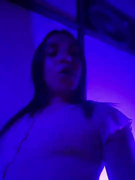 Snapshot of fox_naughty_violet chatting on 01-19-25, 04:33 fox naughty violet online show from 01-19-25, 04:33