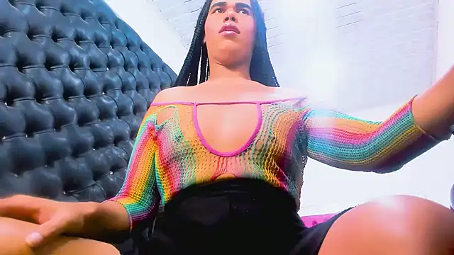 Snapshot of fox_naughty_violet chatting on 10-12-25, 02:54 fox naughty violet online show from 10-12-25, 02:54