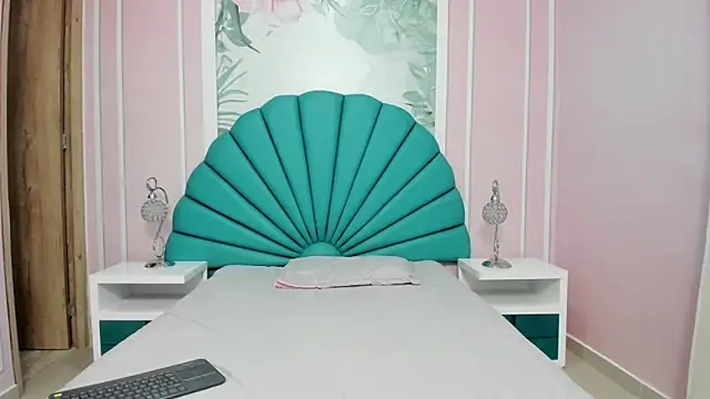 Snapshot of Daphne_Fox_ chatting on 01-21-25, 02:11 Daphne Fox online show from 01-21-25, 02:11