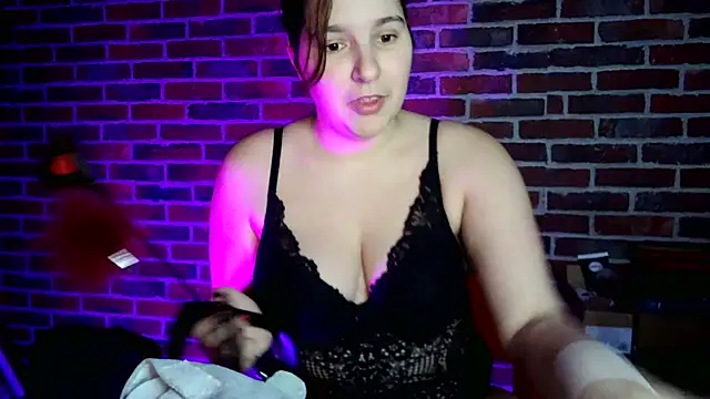 Snapshot of Heleneecesmecs2 chatting on 01-01-25, 01:04 Heleneecesmecs2 online show from 01-01-25, 01:04