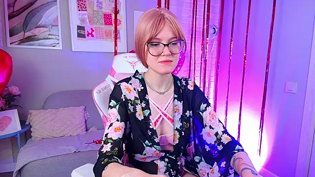 NellieLoyns online show from 02-15-25, 04:01
