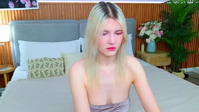 NellieLoyns online show from 04-18-26, 05:17