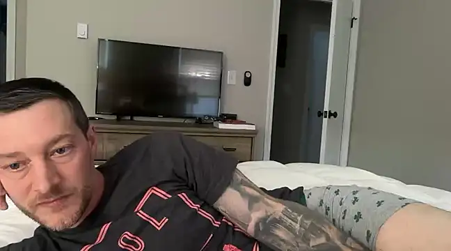 Snapshot of moon-boy chatting on 01-03-25, 08:54 moon-boy online show from 01-03-25, 08:54