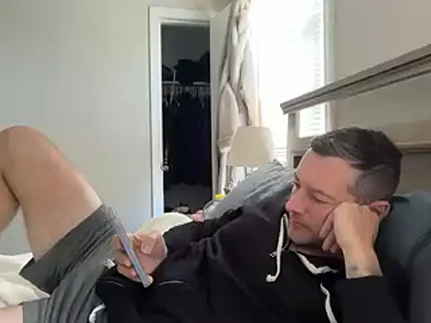 Snapshot of moon-boy chatting on 09-11-25, 03:12 moon-boy online show from 09-11-25, 03:12