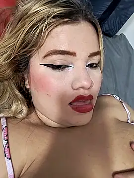 Snapshot of AMYCOO_PER33 chatting on 10-08-25, 11:13 AMYCOO PER33 online show from 10-08-25, 11:13