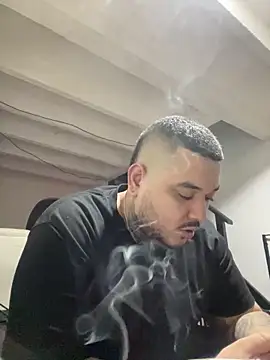 Snapshot of El_Titan1998 chatting on 12-21-24, 11:13 El Titan1998 online show from 12-21-24, 11:13